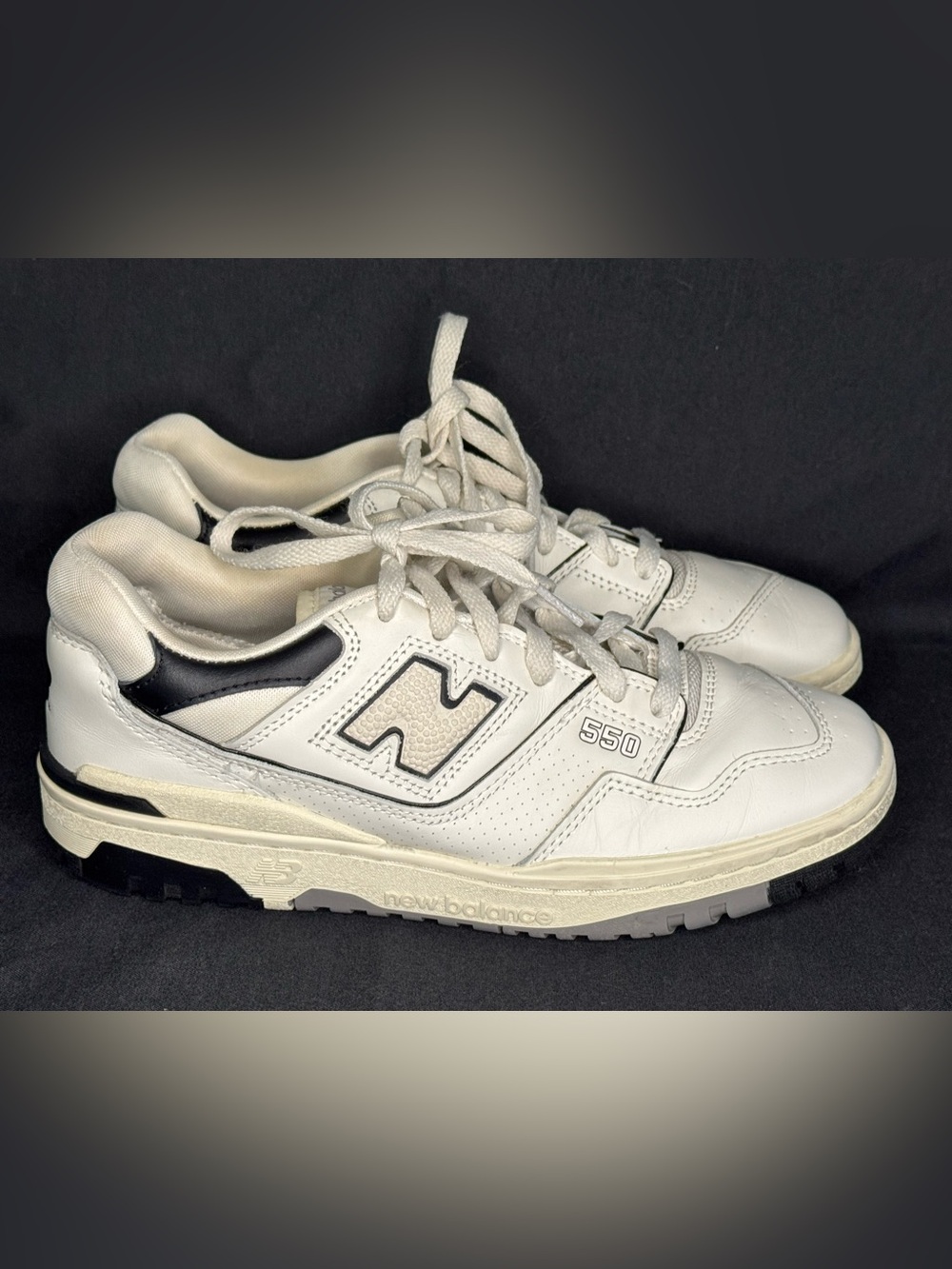 New Balance Women’s White with Black 550 Low-Top Court Shoes Sneakers Leather 8M